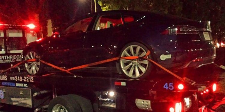 Tesla Motors ударила лицом в грязь со своей Model S