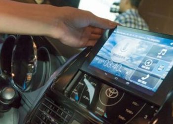 Toyota сделает возможным использование планшетов Nexus в качестве бортового компьютера