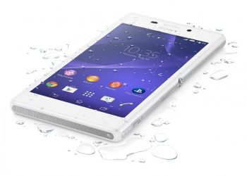 В Sony презентовали Xperia M2 Aqua – водонепроницаемый смартфон "для каждого"