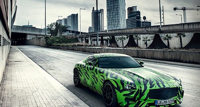 В Mercedes-Benz рассказали о скоростных возможностях суперкара SLS AMG