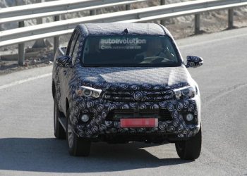 Фотошпионы впервые поймали последнее поколение Toyota Hilux