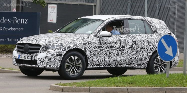 В Германии замечен новый кроссовер от Mercedes-Benz