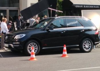 Mercedes-Benz ML впервые попался без камуфляжа