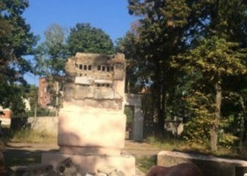В Харькове опять разрушен монумент Ленину
