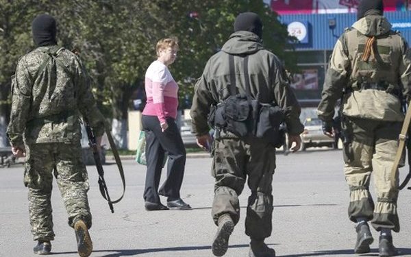 Боевики предлагают за российское гражданство тысячу гривен
