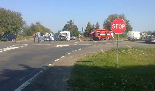 В массовом ДТП на Ровенщине погибло четыре человека