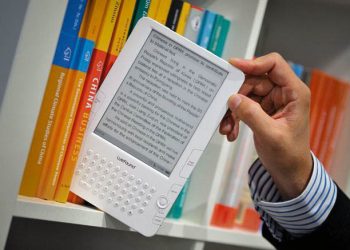 Исследователи выяснили, что люди плохо улавливают суть книг, читая их электронную версию