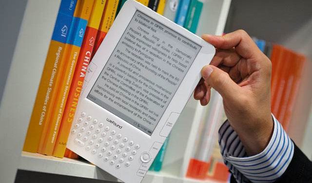 Исследователи выяснили, что люди плохо улавливают суть книг, читая их электронную версию