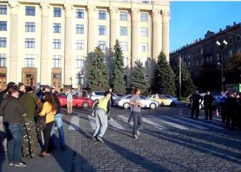 В Харькове митинг коммунистов разогнали ультрасы