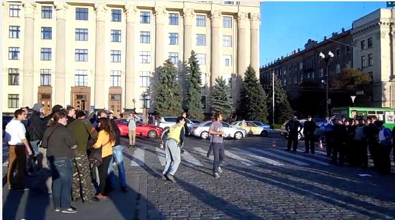 В Харькове митинг коммунистов разогнали ультрасы