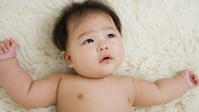 Немецкие учёные рассказали о пользе сна младенцев на шкурах животных