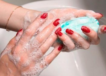 Каждый пятый человек не моет руки после посещения туалета