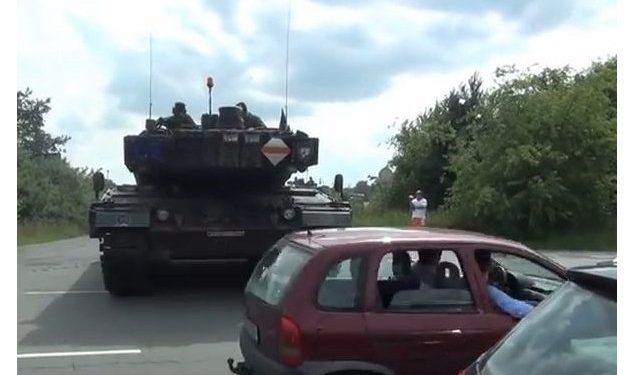 Стало известно что за танки пересекли западный кордон