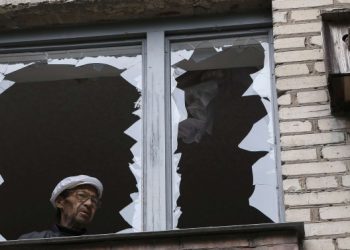 Боевики обстреливают жилые дома в Донецке, Счастье и Лисичанске