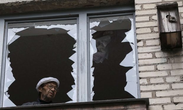 Боевики обстреливают жилые дома в Донецке, Счастье и Лисичанске