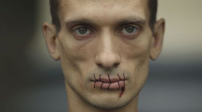 Питерский художник пытался повеситься, протестуя против политики Путина
