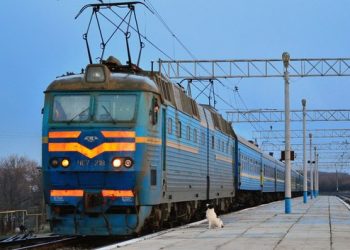 Поезд «Донецк-Севастополь» попал под артобстрел