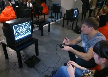 Как видеоприставка помогает пожилым людям