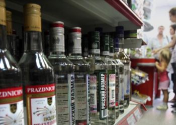 Эксперты: почему нельзя рано пробовать спиртное