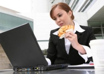 Стало известно, какие продукты полезны для работы