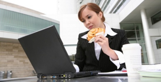 Стало известно, какие продукты полезны для работы