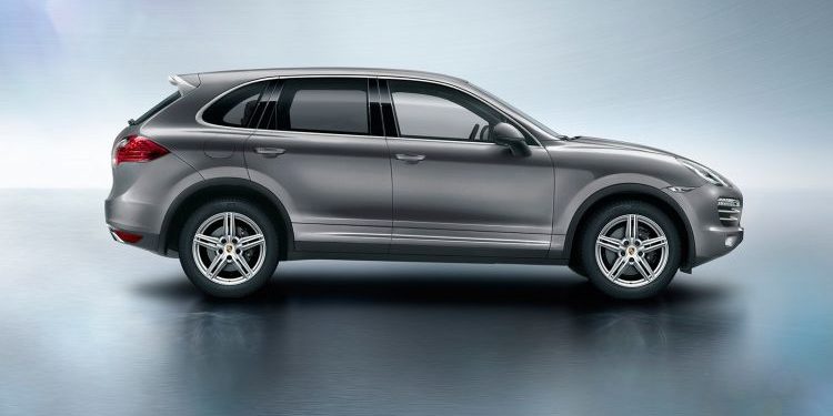 Porsche представила кроссовер серии Cayenne Platinum Edition