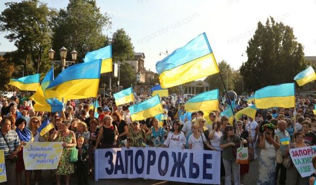Жители Запорожья готовятся к обороне своего города