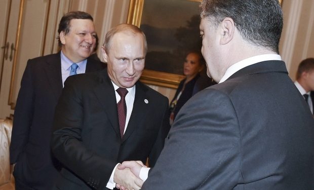 В Милане Порошенко призвал Путина освободить пленную летчицу