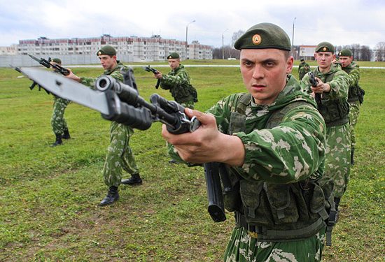 РФ около Новоазовска высадила военных разведчиков