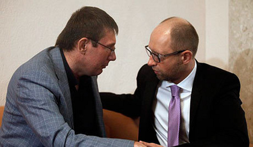 Луценко считает, что Яценюк может остаться премьер-министром