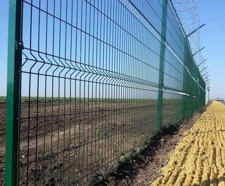 На украино-российской границе уже обустроили 112 км заграждений