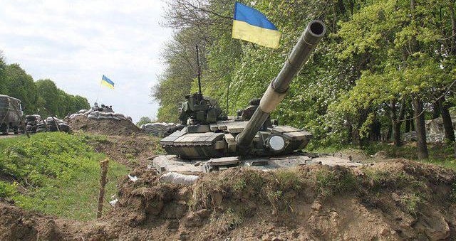 Боевики атаковали блокпосты АТО под Луганском, идет бой