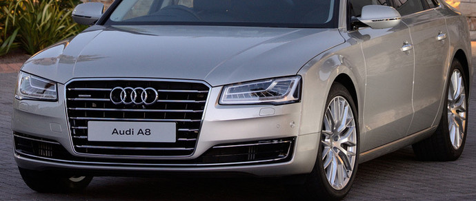 Обновленный Audi A8 будет ездить сам лучше, чем любой водитель