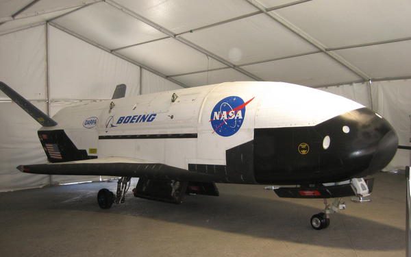 На Землю вернулся беспилотник США после секретной миссии