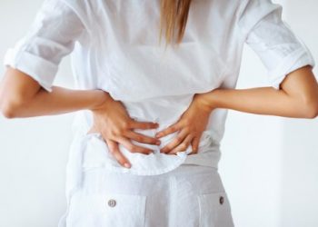 Врачи рассказали о необычных способах лечения болей в спине
