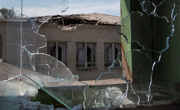 10 человек погибли в Донецке в результате попадания снарядов в школу и автобус