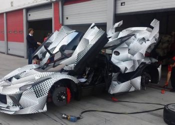 Презентация гибрида LaFerrari XX пройдет в декабре