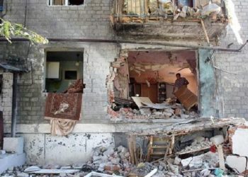 Донецк продолжают интенсивно обстреливать, разрушены много домов