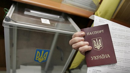 В Москве сторонники Путина напали на участников антивоенной акции