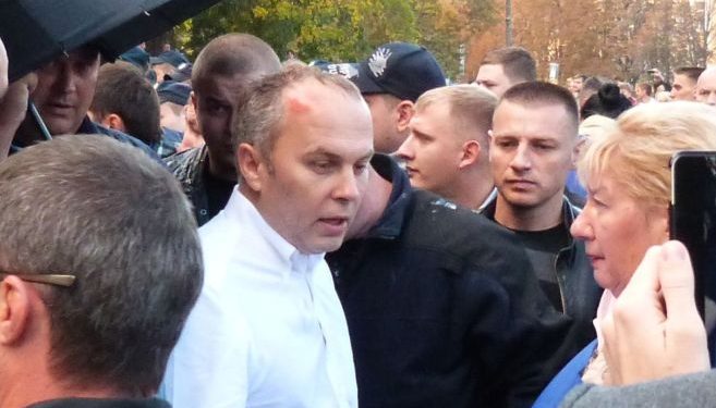 Николаевские активисты забросали Шуфрича яйцами