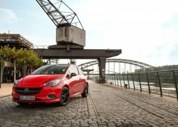 Презентация 2015 Opel Corsa окончилась критикой в адрес дизайна автомобиля