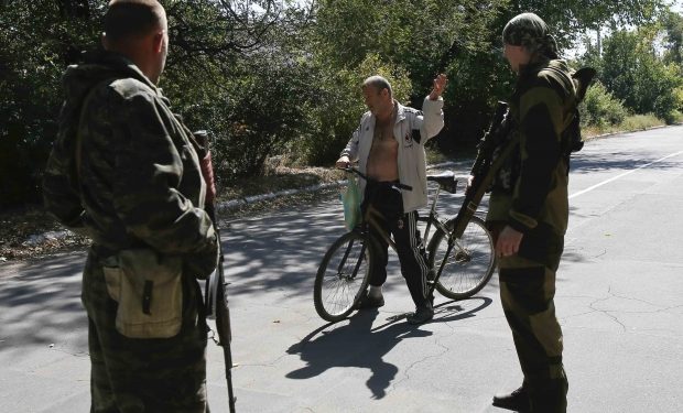 Боевики «ДНР» и «ЛНР» заставляют население платить «дань»