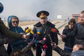 Полторак приказал обеспечить украинские войска новейшим оружием