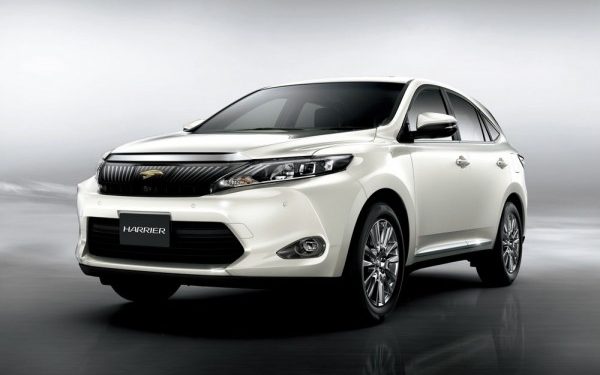 Toyota Harrier начинает продажи