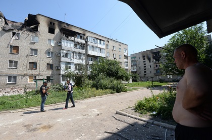 Донецк обстреливают второй день, серьезно пострадала «Донбасс-Арена»