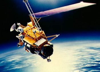 Прогнозируется обрушение двух спутников на Землю