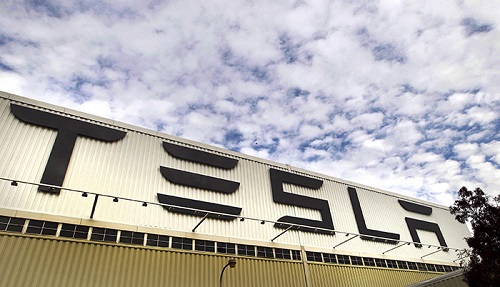 Daimler AG вышла из состава акционеров Tesla Motors Inc
