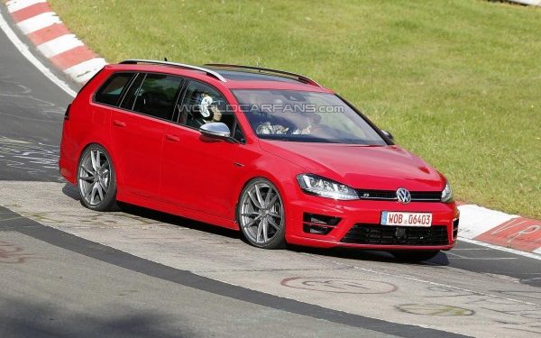 Тестирование Volkswagen Golf R проходит в Германии