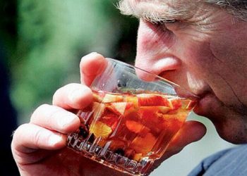 Врачи рассказали, как водопроводная вода может вылечить рак груди