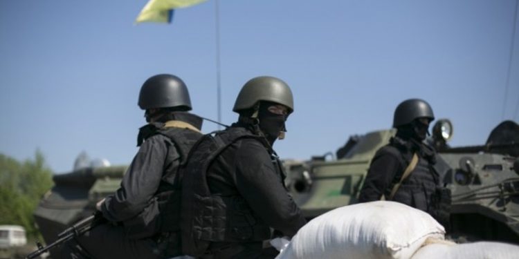Боевики провели ночные атаки в районе Авдеевки и Дебальцево